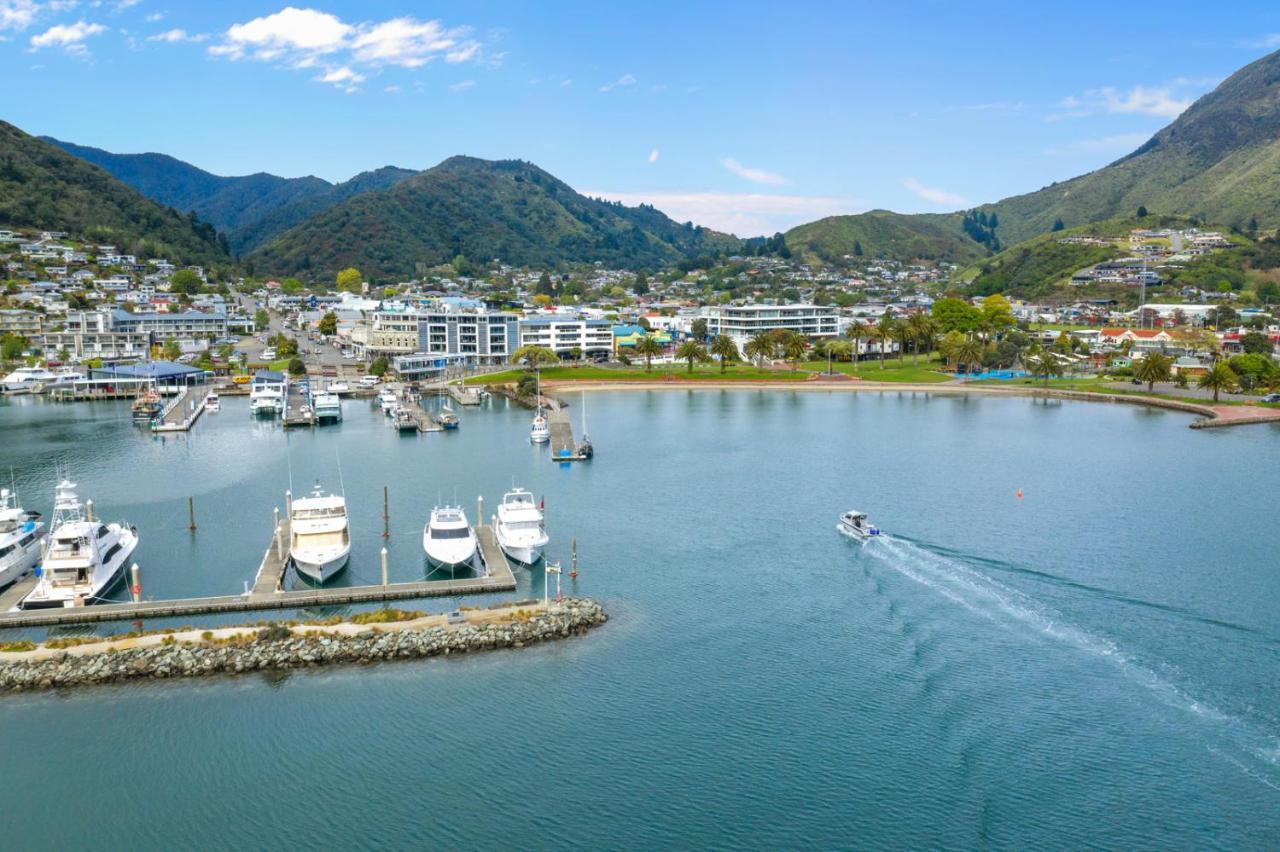 Waterfront * Picton